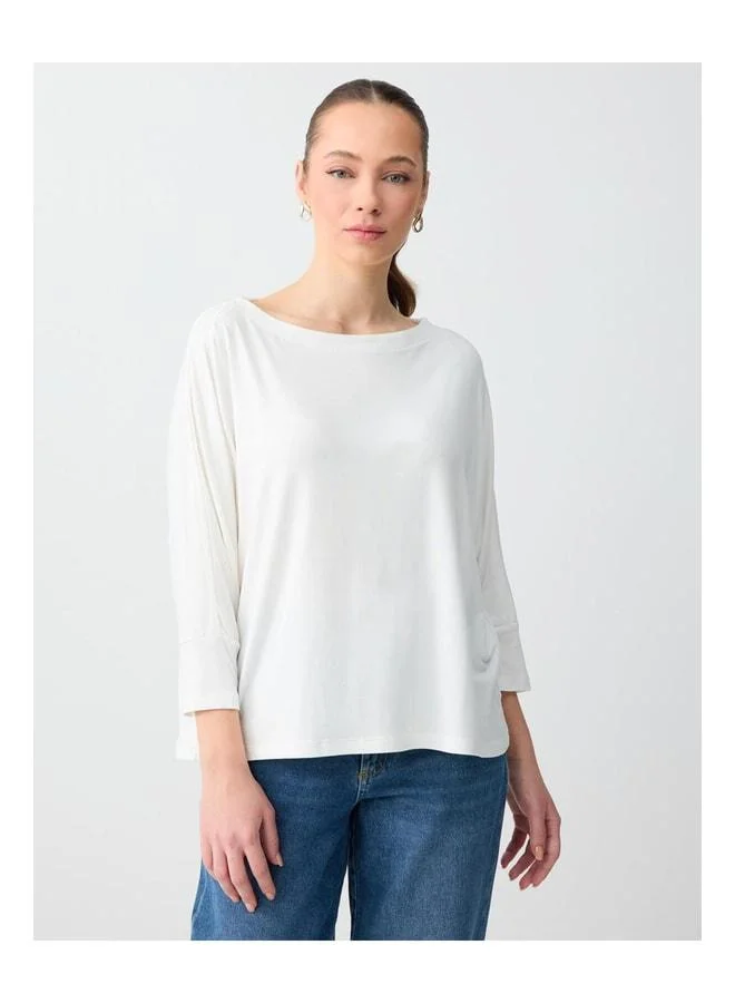 Jimmy Key Off‑White Boat Neck Truvakar Sleeve Relaxed Fit Knit T‑shirt.