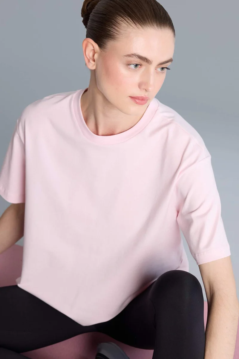 ديفاكتو Comfort Fit Crew Neck Short Sleeve T-Shirt
