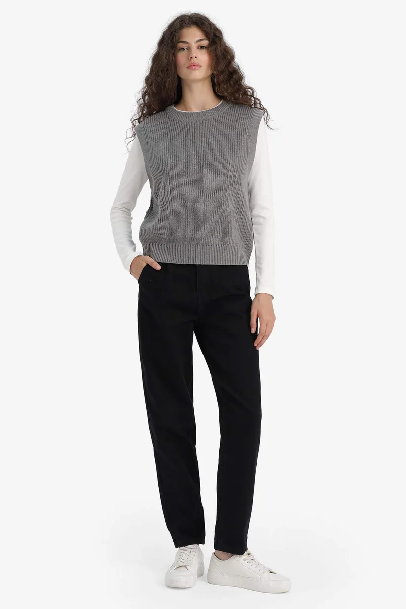 ديفاكتو Oversize Fit Crew Neck Knit Sweater