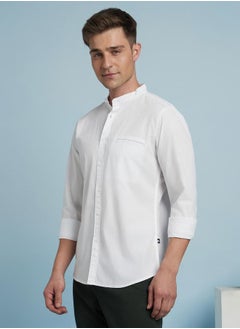 Dennis Lingo قميص رجالي كاجوال بقصّة Slim Fit باللون الأبيض  - Image 2