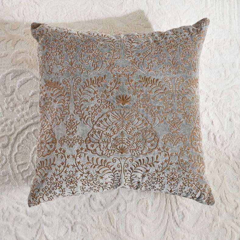Pan Home وسادة مخملية مطرزة 45x45 سم - رمادي - Image 5