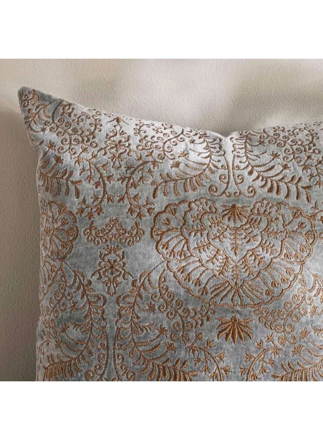 Pan Home وسادة مخملية مطرزة 45x45 سم - رمادي - Image 2