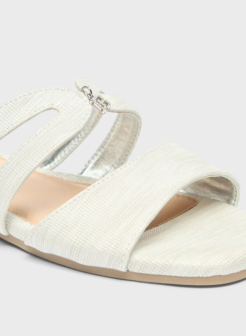 شو اكسبرس Flat Sandals