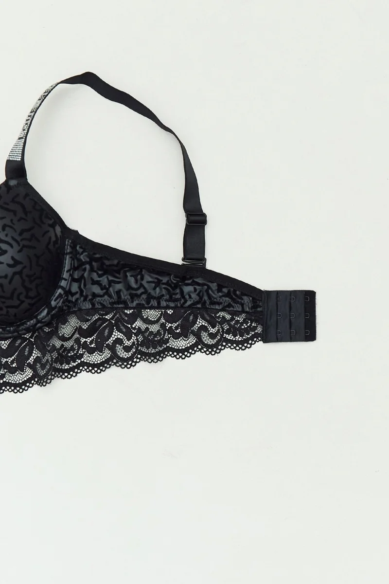 فولامودا Faux Leather Lace Detailed Stone Padded Bra Set