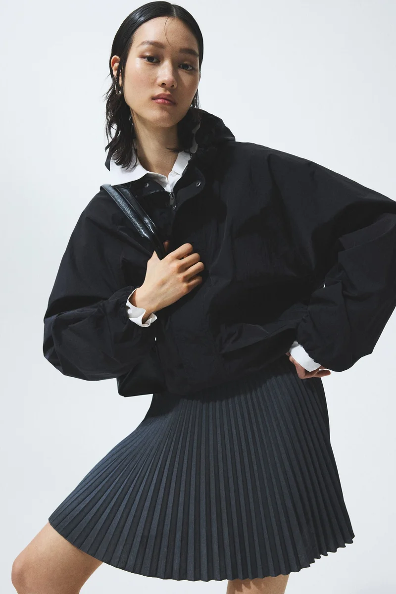 اتش اند ام تنورة ميني مزينة بكسرات