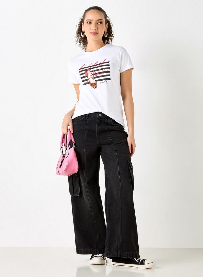 سبلاش فيڤ تيشيرت بياقة دائرية وطبعات شعار وأكمام قصيرة - Image 2