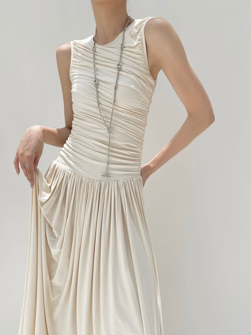 Hong Shirt City Tourists 2023 New Simple White Pleated Dress Womens Summer Sleeveless Slim Long Skirt Beige
