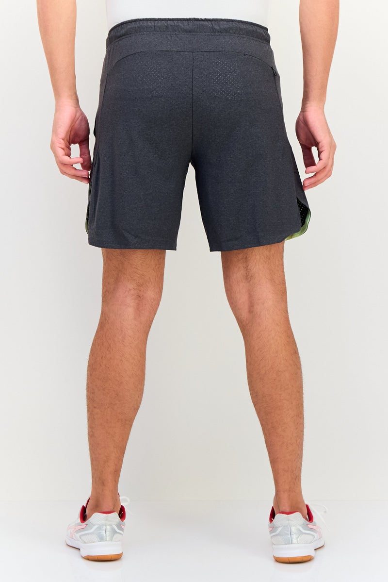 Nike شورتات تدريب رياضية للرجال مع حبل سحب، رمادي داكن - Image 3