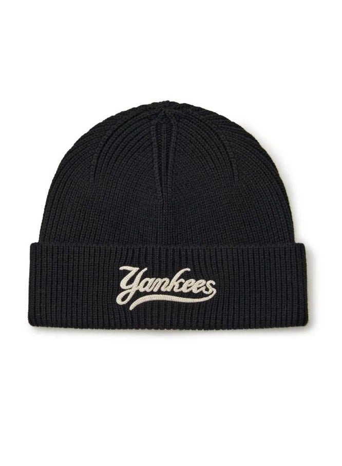 إم إل بي Varsity Cursive New York Yankees Beanie - Image 1