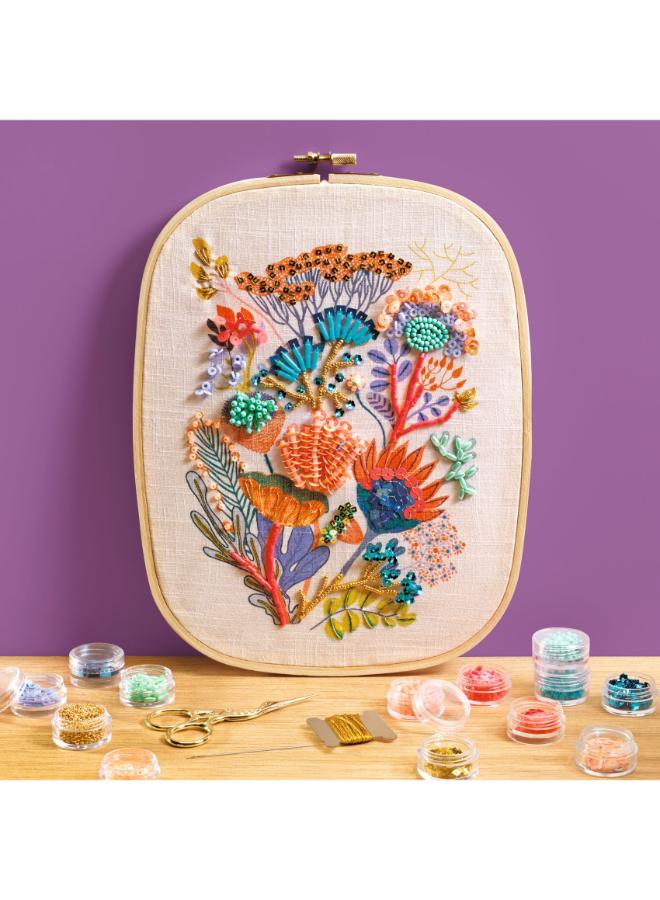 Djeco Atelier 58 Beadwork Art Kit, DIY Embroidery Set with Wooden Hoop, Printed Canvas, Beads and Sequins, Needles, Thread, Scissors, Creative Hobby Kit for Home Craft and Decorative Art - Image 5