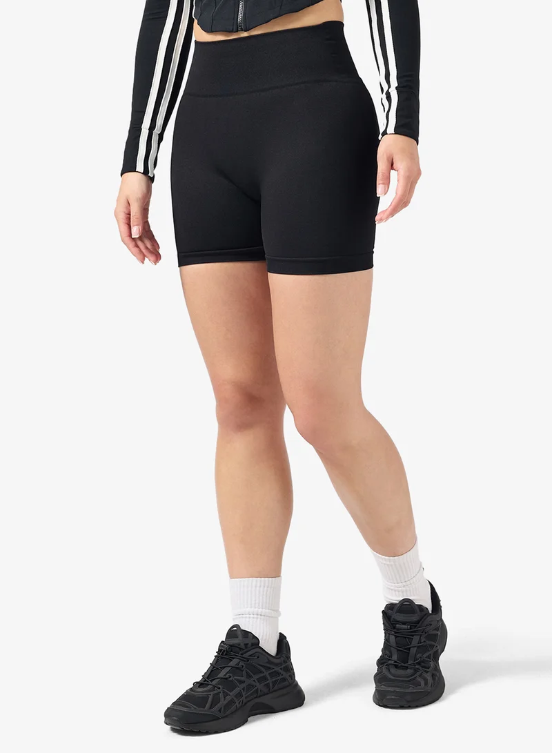 فورورد شورتات رفع المؤخرة بدون خياطة