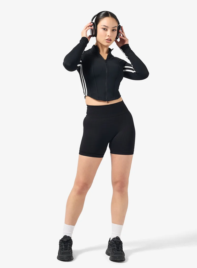 فورورد شورتات رفع المؤخرة بدون خياطة