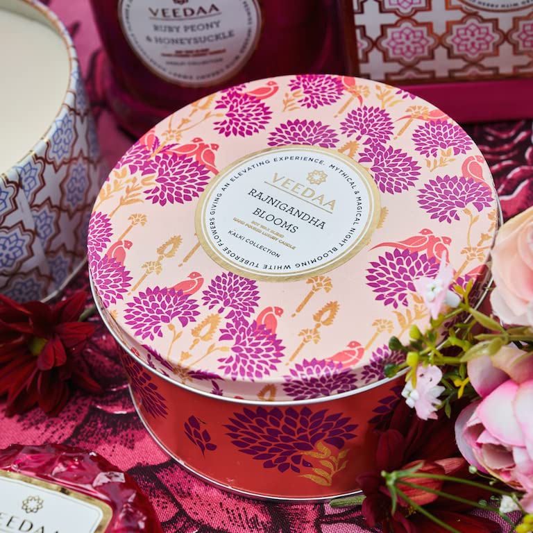 VEEDAA Soy Wax Blend Essential Oils Rajnigandha Blooms 3 Wick Metallic Tin Soy Scented Candle Burns 40 Hours - Image 1