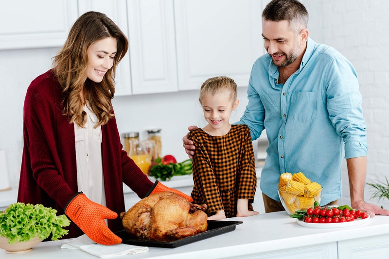 KITCHEN PERFECTION Silicone Smoker Oven Gloves -Extreme Heat Resistant BBQ Gloves -Handle Hot Food Right on Your Smoker Grill Fryer & Pit | Waterproof Oven Mitts |Superior Value Set+3 Bonuses - Image 5