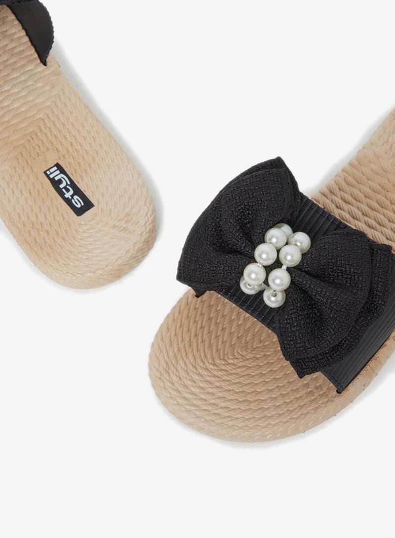 ستايلي صندل فلات بتفاصيل ربطة فيونكة - Image 3