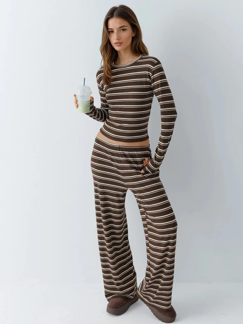 زوبعة طقم قطعتين واسع مخطط