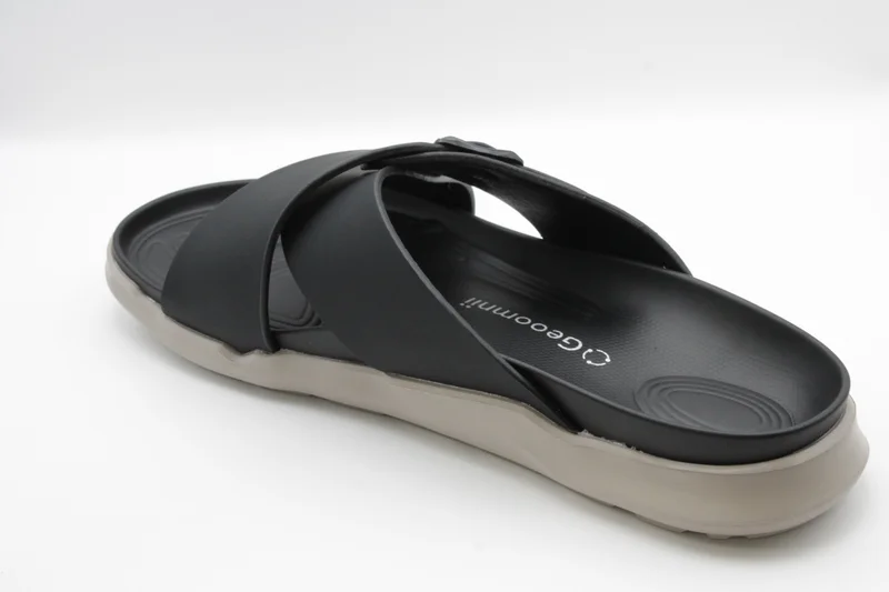 Geoomnii Traditional Arabic Sandals for Men – Comfortable Leather Slip-On Design – Perfect for Everyday Wear & Occasions-Olive