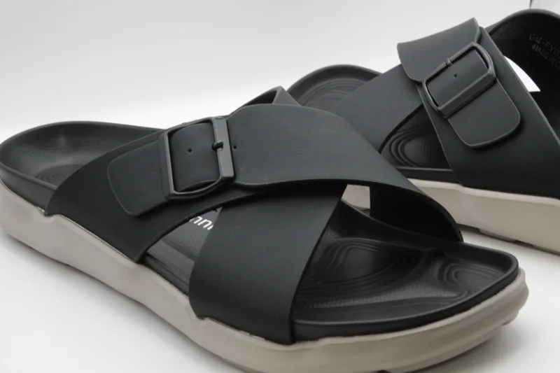 Geoomnii Traditional Arabic Sandals for Men – Comfortable Leather Slip-On Design – Perfect for Everyday Wear & Occasions-Olive