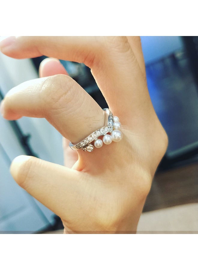 Ring Crown Pearl V-Shape Ring for Women - Unique Elegant Design with Royal Aesthetic - Image 4