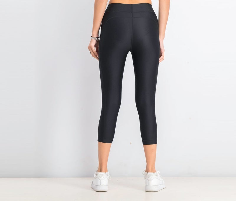 UNDER ARMOUR كابري درع حراري للنساء، أسود - Image 4