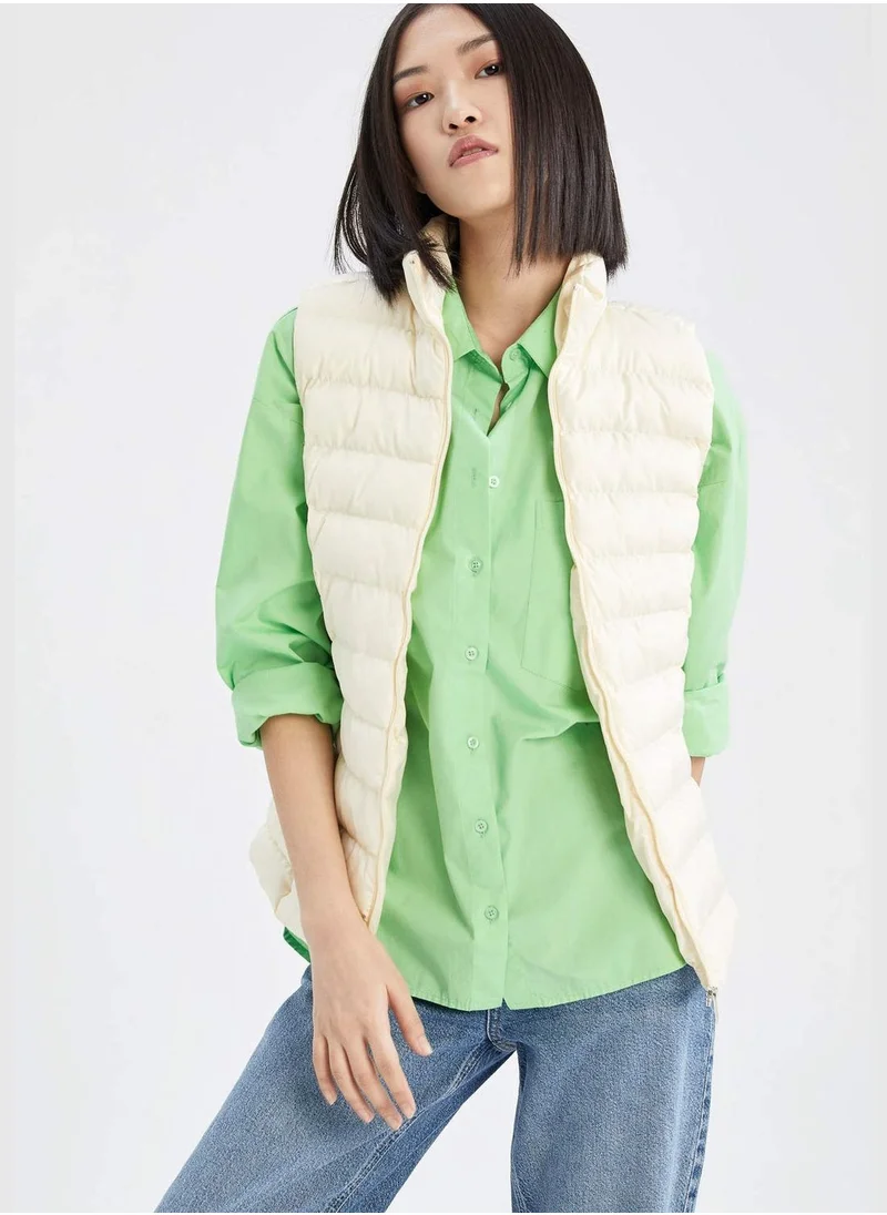 ديفاكتو Regular Fit Sleeveless Padded Gilet