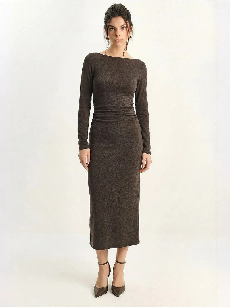 بيانكو لوتشي LUCCI Boat Neck Bodycon Midi Dress with Drape Detail