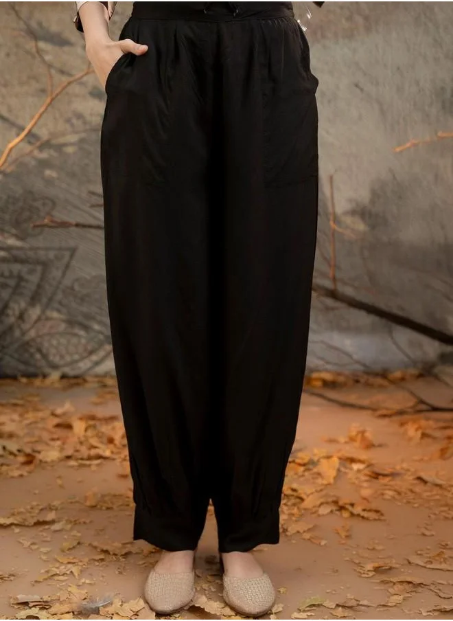 آي شين Black Women Black Rayon Kurta Set with Embroidered pattern Tunic and Palazzo features a Round neckline and Three-Fourth Sleeve secured with Elastic closure and styled in Straight Fit ideal for Festive moments — perfect for fashion-forward occasions.
