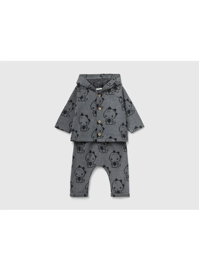 يونايتد كولورز أوف بينتيون Outfit With Dinosaur Print