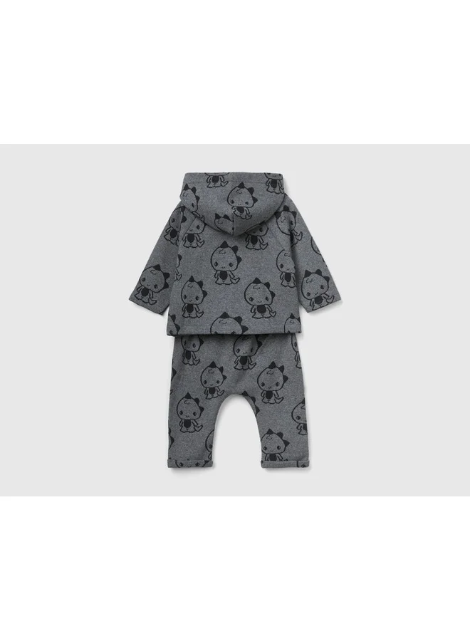 يونايتد كولورز أوف بينتيون Outfit With Dinosaur Print