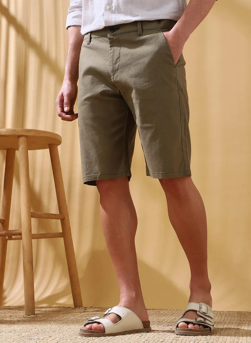 Dennis Lingo Men's Olive Cotton Slub Solid Knee Length Chinos Regular Fit Shorts