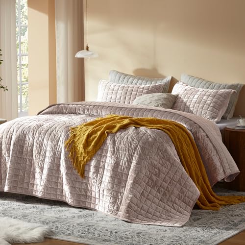LEAONME Velvet Quilt Oversized California King-120''x120'', Lightweight Dusty Pink Comforter Set with 2 Pillow Shams, Oversized Bedspread Coverlet Quilted Bedding Set for All Season - Image 2
