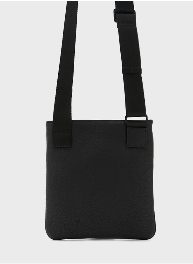 TOMMY JEANS Logo Messenger  - Image 2