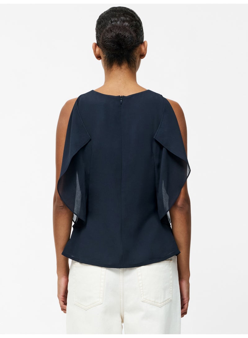 فرنش كونكشن بلوزة إيدن بأكمام فراشة من الجورجيت - Image 3