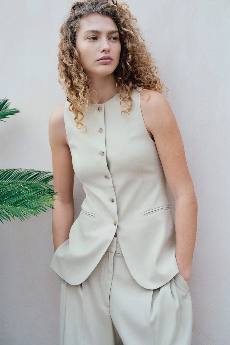 اتش اند ام صدرية بدلة بتصميم طويل