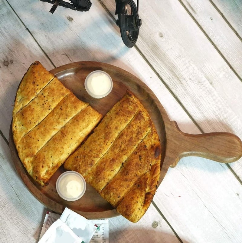 Wooden Pizza Pan Pizza Serving Tray of Kitchen Platter Sheesham 12 InchServing Plate for Home and Cafe Round Overall 16 Inch Pack of 1pc  - Image 3