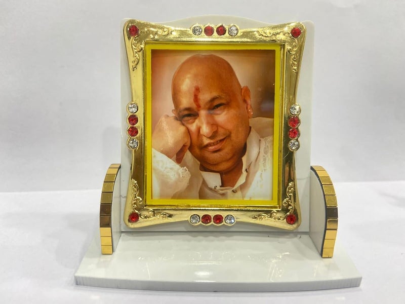 AYUNIX Guru Ji Swaroop for Cars Dashboard | Idol for Car Guruji Photo Swaroop Guruji Car Dashboard (White) - Image 1