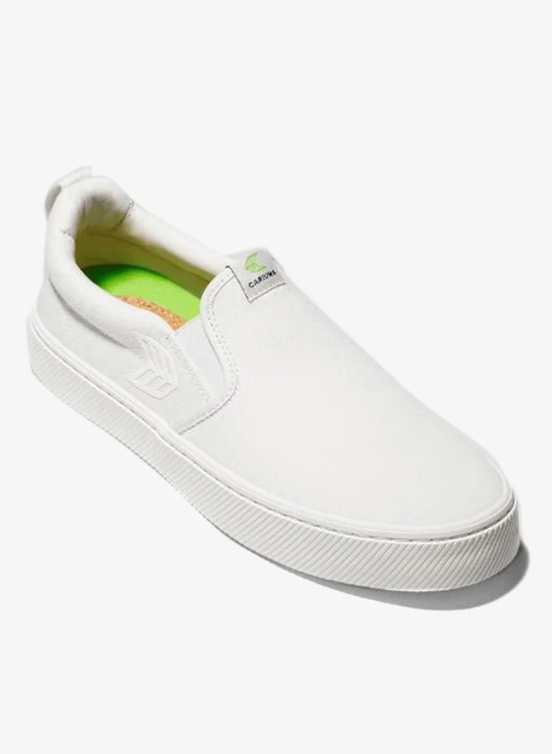 كاريوما حذاء قماشي أبيض بدون أربطة