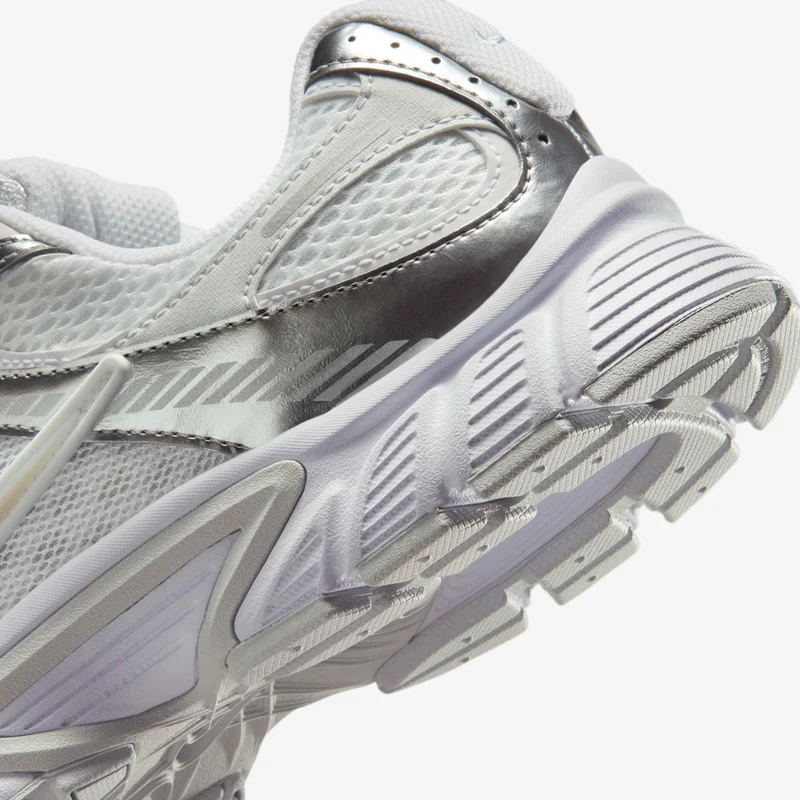 Nike White Women's V5 RNR Shoes for Women | Best Price UAE
