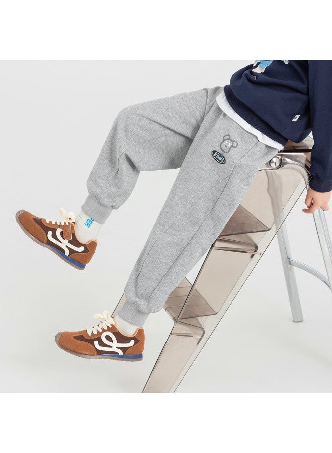 BOY سروال بقلنسوة مع طباعة دب ممتعة، نمط جديد ربيع/خريف 2025، سراويل كاجوال ناعمة ومريحة للأطفال - Image 3