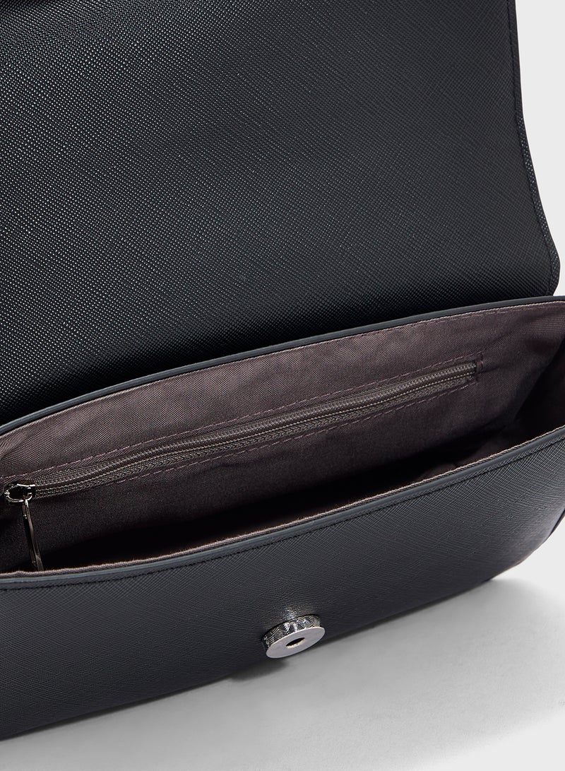 ايلا حقيبة كروس بودي بتفاصيل معدنية - Image 5