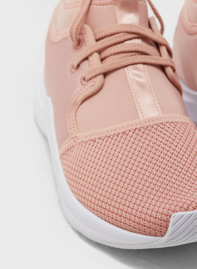 PUMA En Pointe Phenom Low Satin