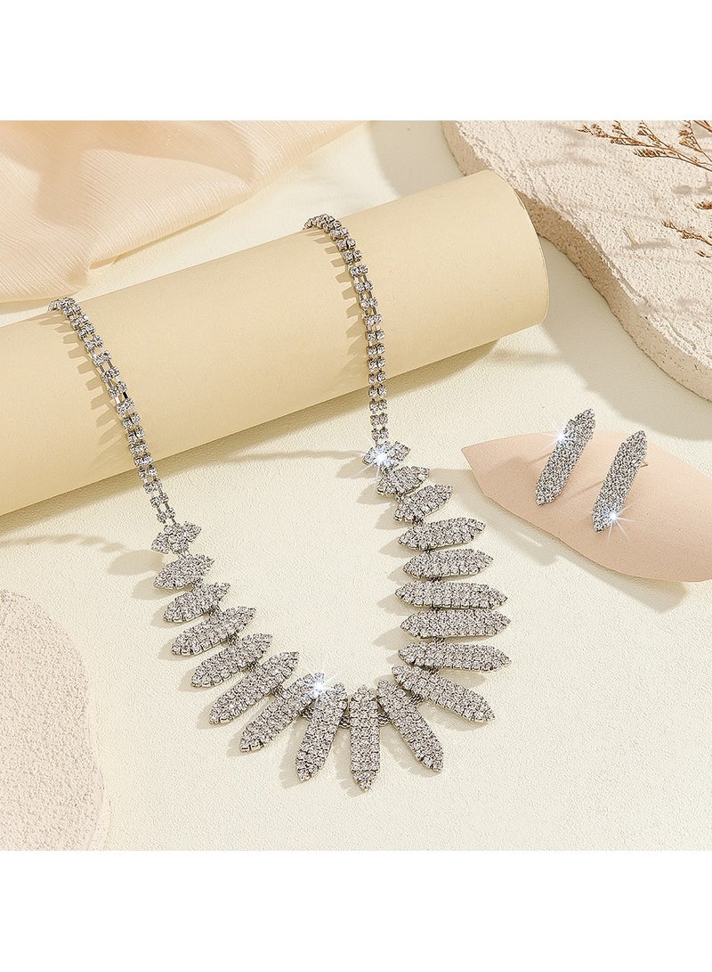 2 Piece Necklace & Earrings Jewelry Set Shiny Chic Rhinestone Embellished Jewelry Set Perfect for Ladies Gifts for Girlfriends, Wife, Mother, Bridesmaids, Wedding Party, Gala Prom Accessories  - Image 2