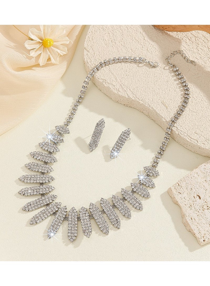 2 Piece Necklace & Earrings Jewelry Set Shiny Chic Rhinestone Embellished Jewelry Set Perfect for Ladies Gifts for Girlfriends, Wife, Mother, Bridesmaids, Wedding Party, Gala Prom Accessories  - Image 3