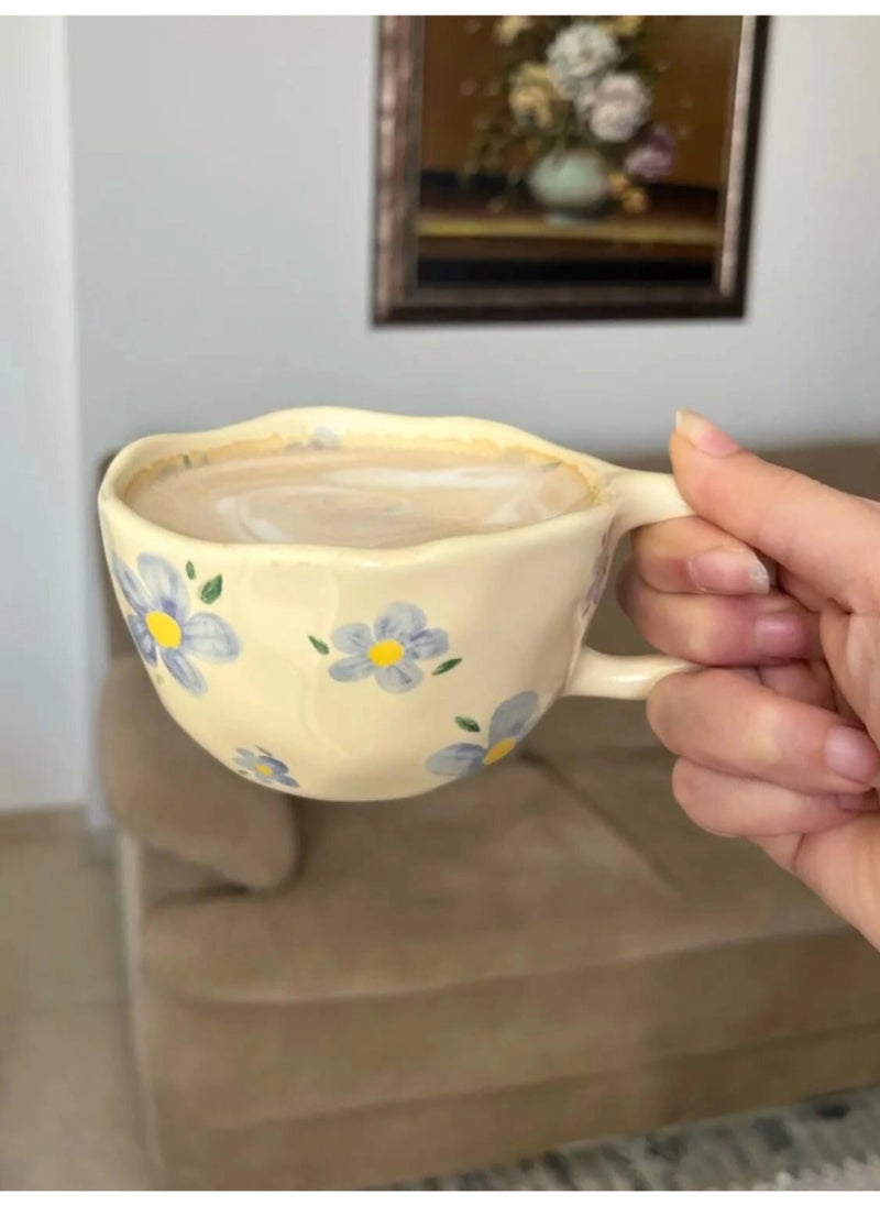 بريتيل فنجان قهوة سيراميكي بمقبض كوب حليب، بنقشة زهرية زرقاء إبداعية، آمن في غسالة الصحون، مثالي للاتيه، الشاي، والحليب، مناسب للاستخدام في المكتب والمنزل بسعة 250 مل (8.5 أونصات)  - Image 1