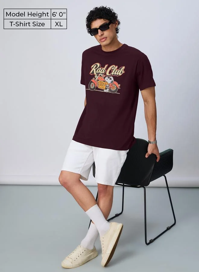 ذا سوليد ستور تيشيرت بقصة مريحة وأكمام قصيرة