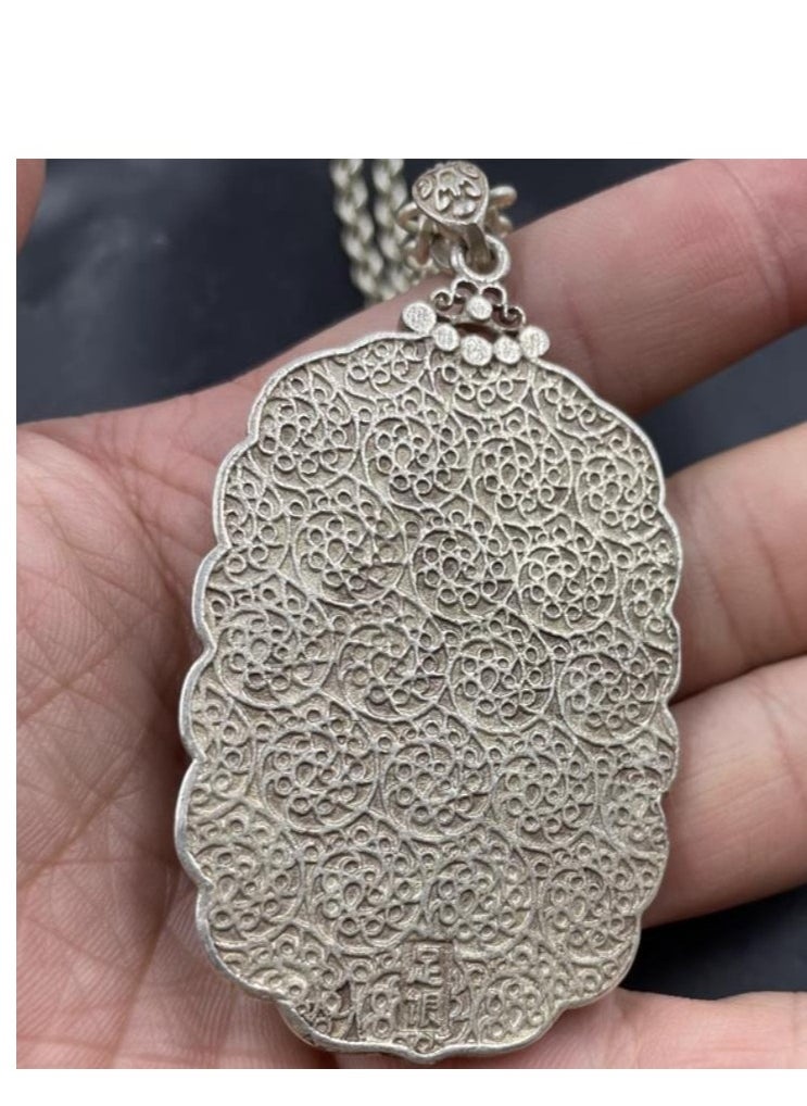 Exquisite Retro Sweater Pendant Necklace  - Image 2