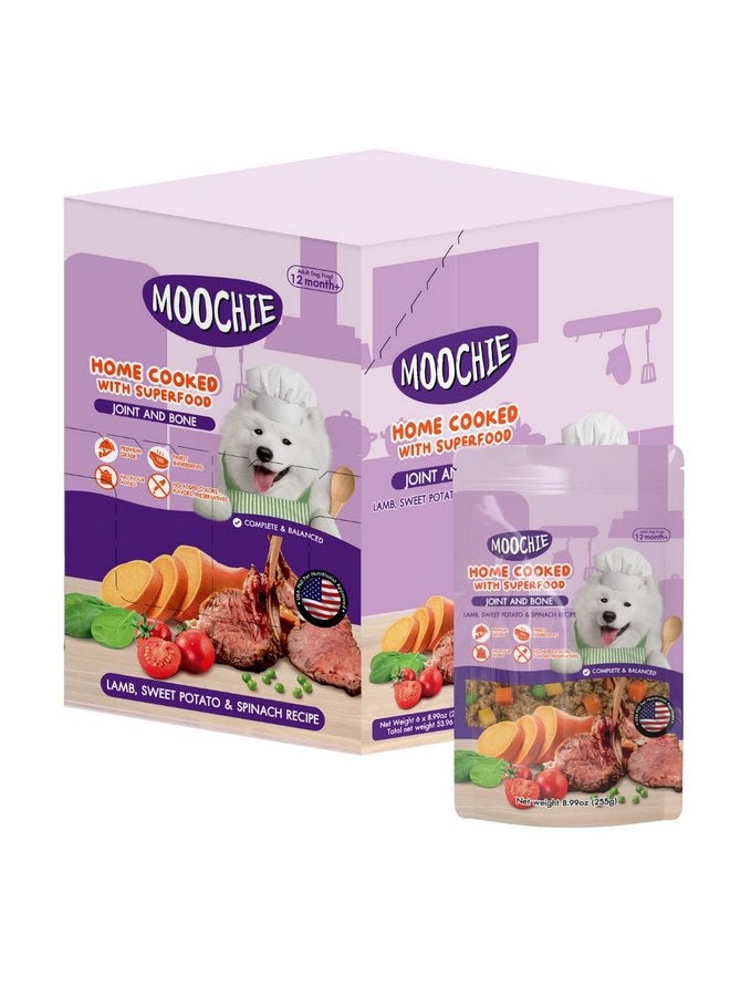 Moochie طعام الكلاب الرطب من MOOCHIE Home Cooked Superfood - Joint & Bone - لحم الضأن والبطاطا الحلوة والسبانخ - بدون نكهات صناعية أو مواد حافظة - 6 أكياس سعة 9 أونصة - Image 1