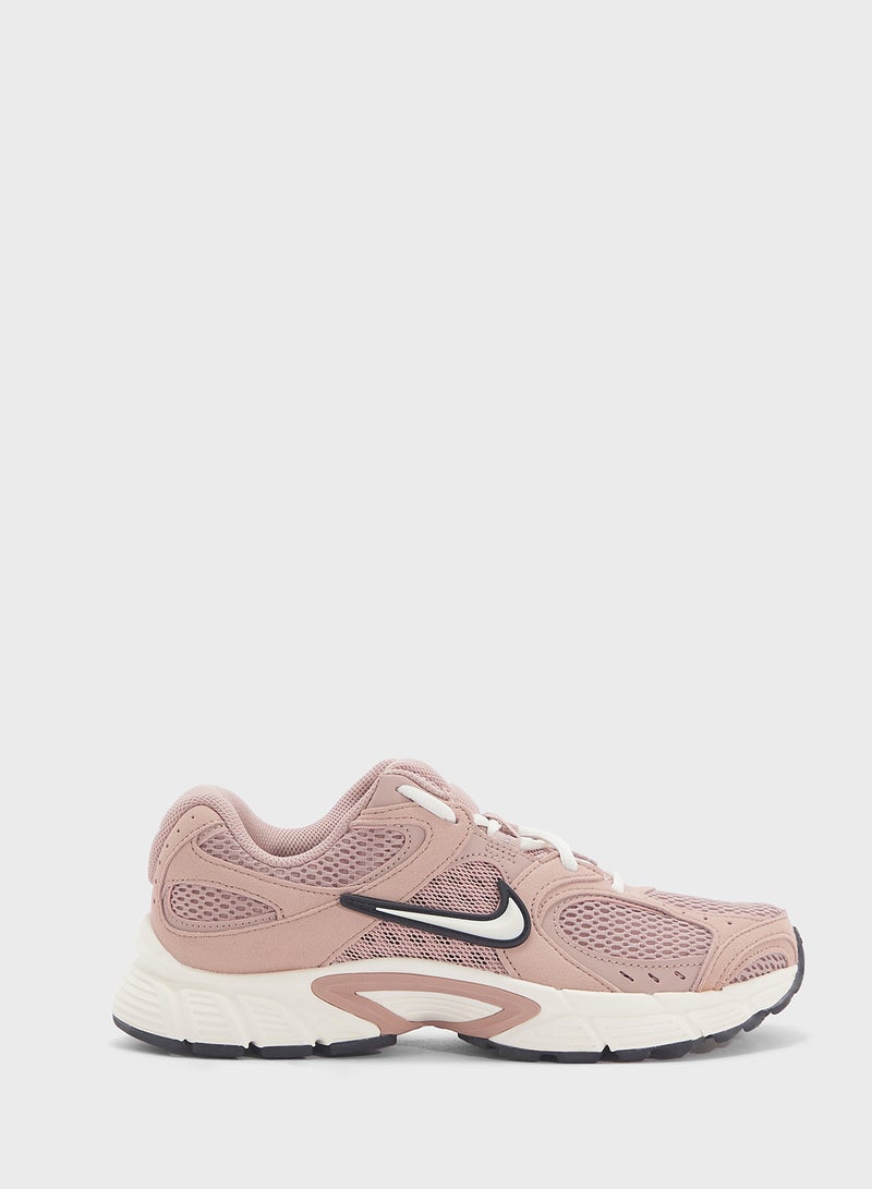 Nike V5 Runner  - Image 1