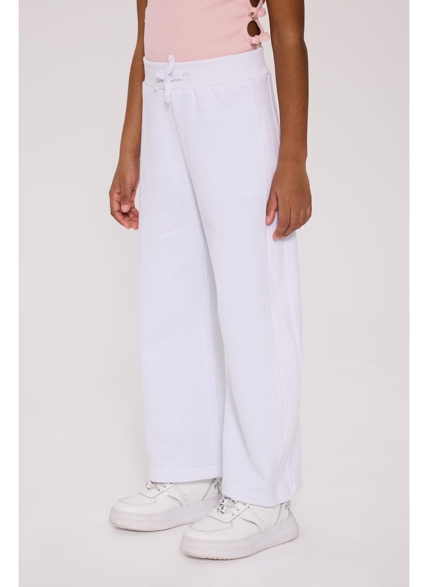 Tyess Basic Bg Store Girl White Sweatpants  - Image 2