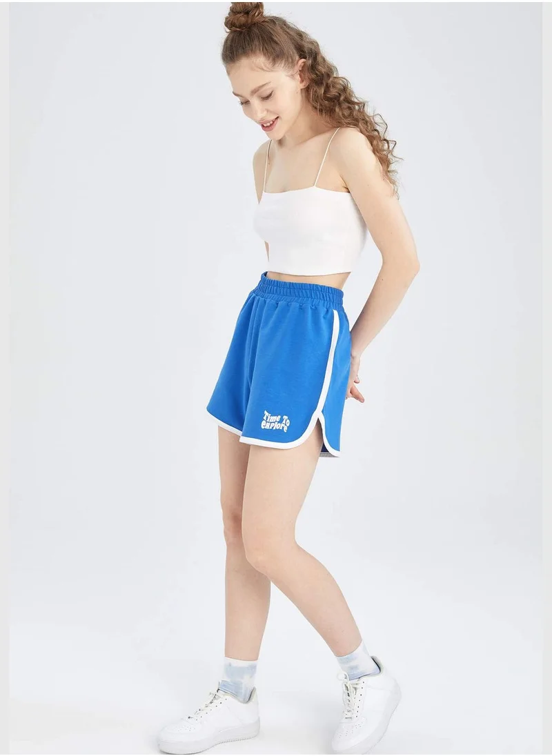 DeFacto Regular Fit Minimal Print Mini Short